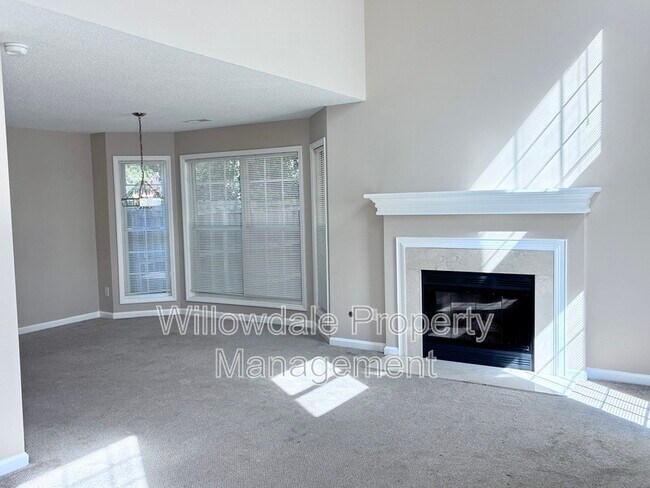 Building Photo - 4249 Beacon Heights Dr