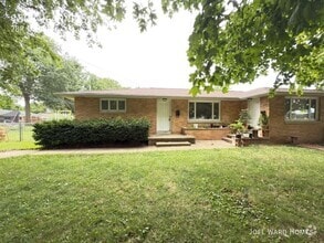 Building Photo - 1807 Jeanne St