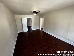 Building Photo - 905 W Lynwood Ave