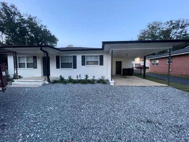 Building Photo - 124 W 4th Ave