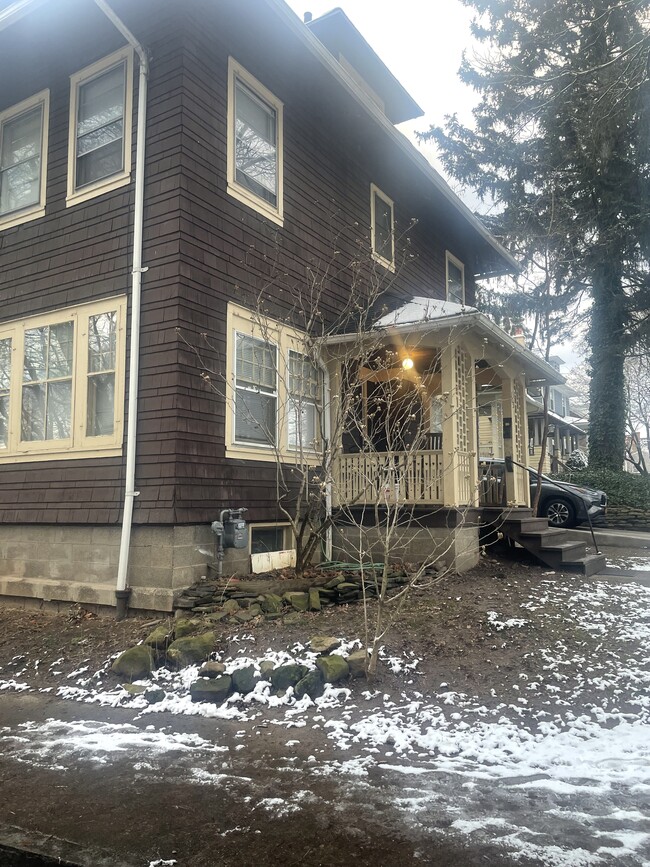 Building Photo - 105 Pinnacle Rd