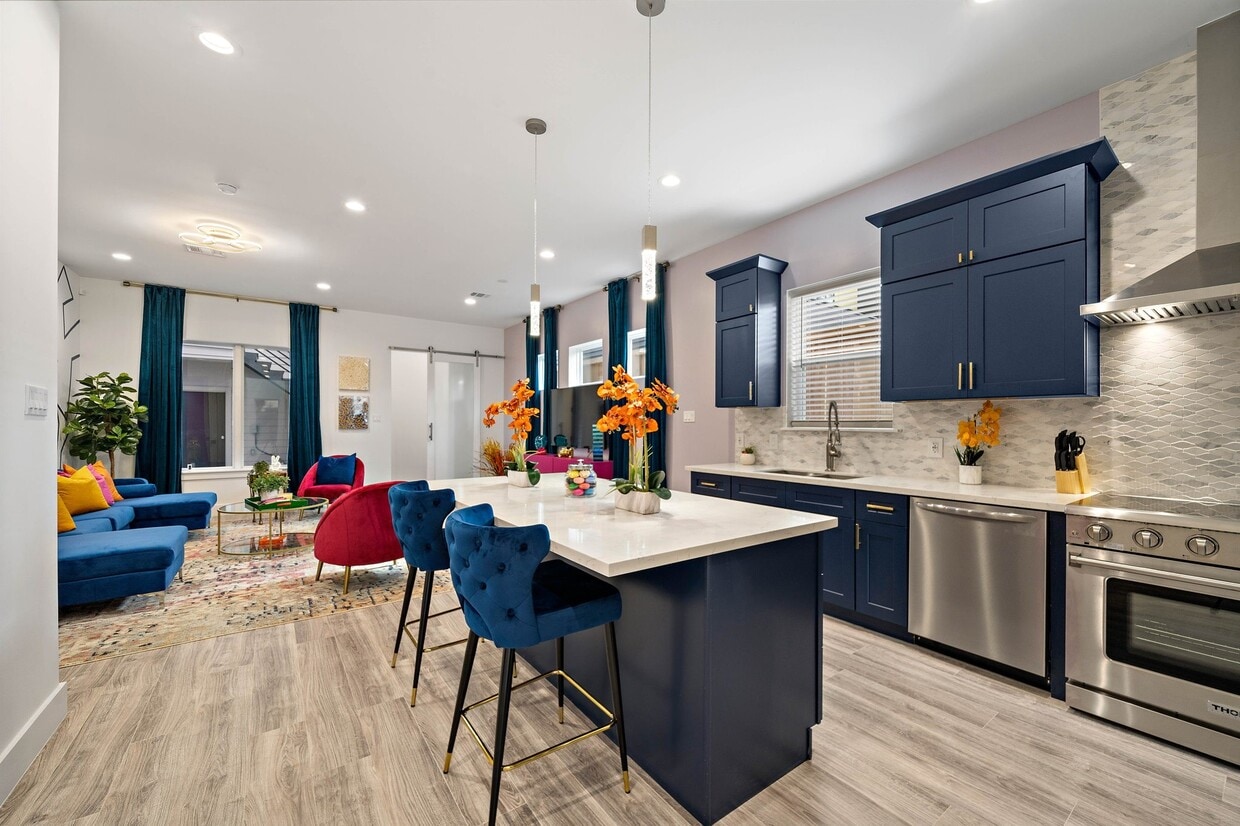 Foto principal - 207 E 38th St