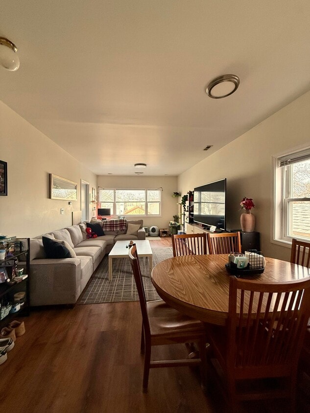 Photo - 2958 S Throop St (Chicago, IL)