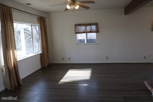 Building Photo - 3 br, 2 bath House - 15941 Bitney Springs Rd