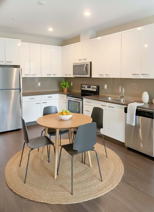 Building Photo - 45513-45513 Market Way