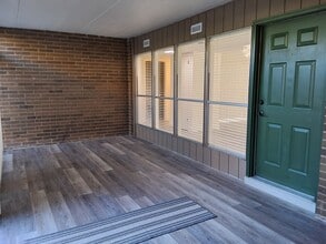 Building Photo - 500 Berlin Dr