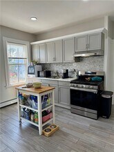 Building Photo - 57 Robin St