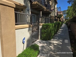 Building Photo - 17871 Shady View Dr