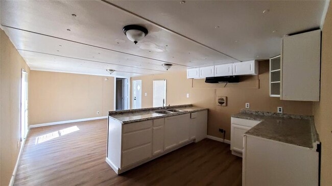 Building Photo - 918 Queenswood St