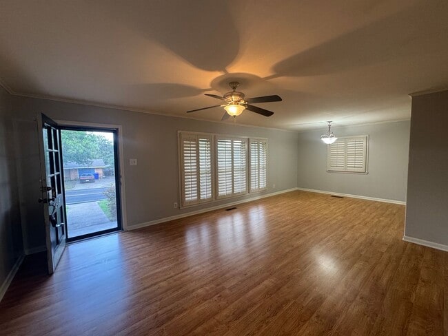 Building Photo - 2349 Mt Carmel Dr