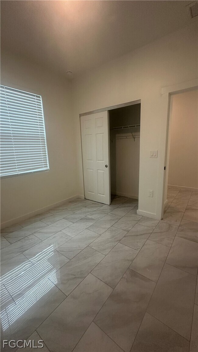 Foto del edificio - 4734 22nd St SW
