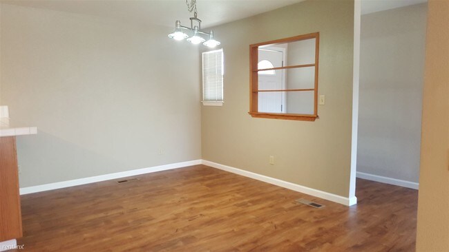 Foto del edificio - 3183 Crescent Ave