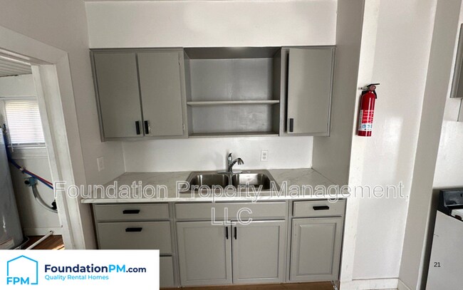 Foto del edificio - 2569 Henderson St