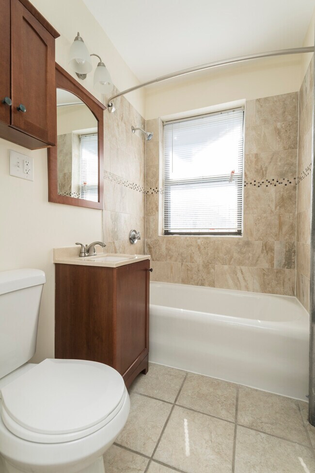 Building Photo - 129 Highland Ave