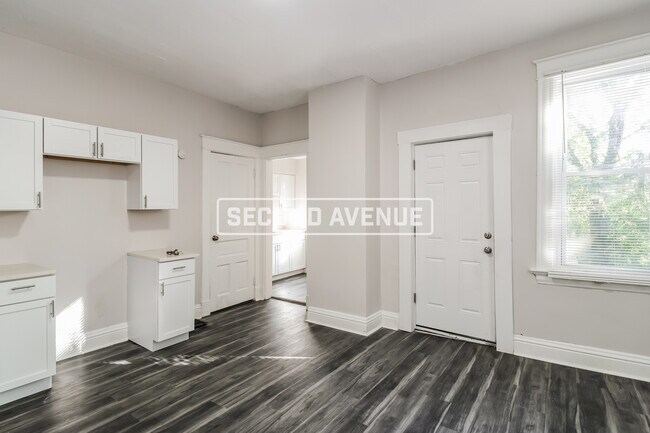 Foto del edificio - 3350 Cavanaugh Ave