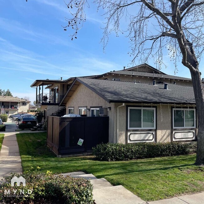 Foto del edificio - 1574 Tenaka Pl