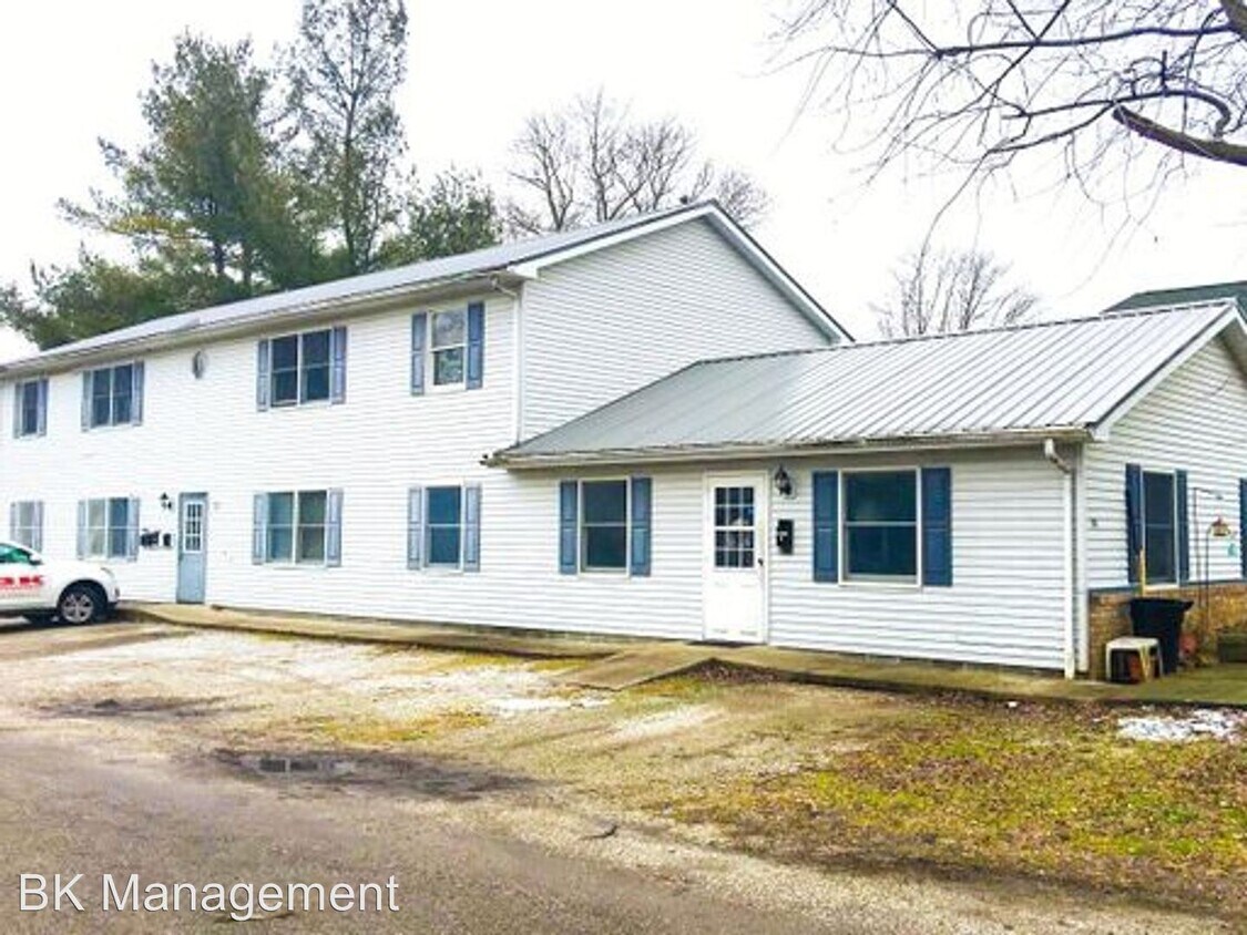 716 Sloan St, Crawfordsville, IN 47933 Room for Rent in