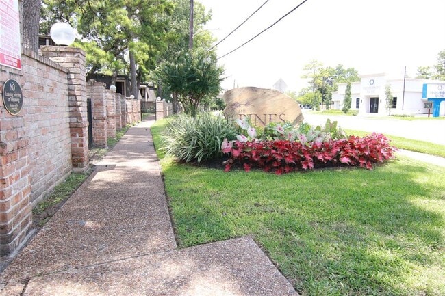 Building Photo - 12633 Memorial Dr