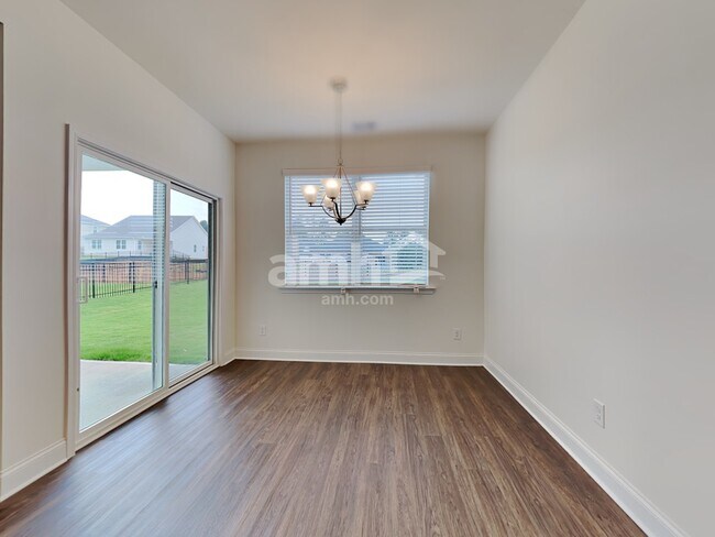 Foto del edificio - 2854 Chapel Hill Rd
