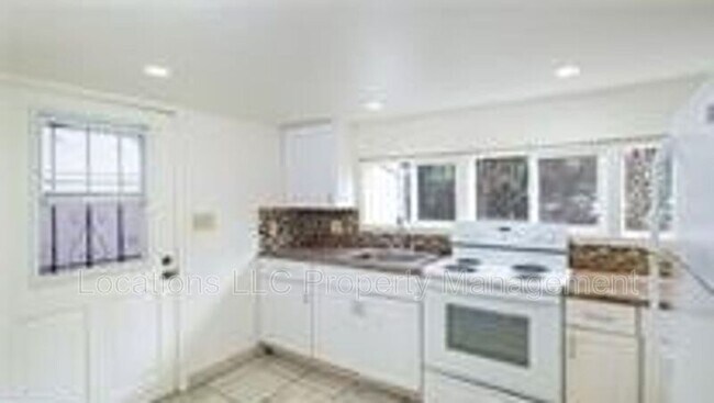 Building Photo - 1731 Algaroba St