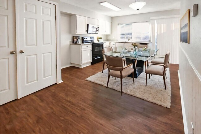 Foto del edificio - 6400 Pine St