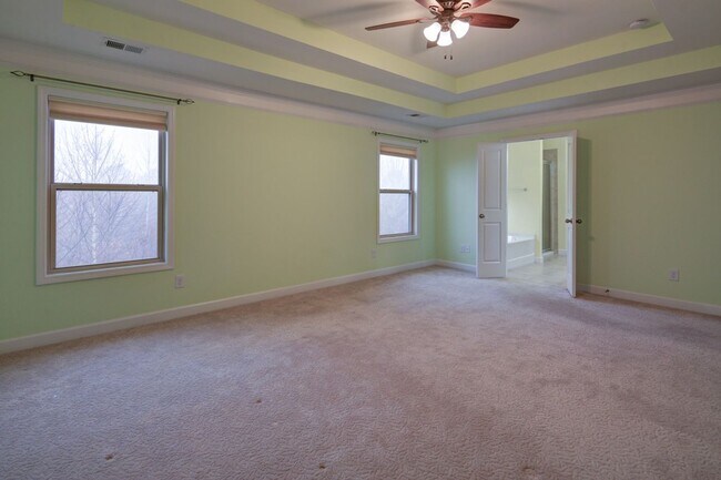 Foto del edificio - Welcome to your dream home in the gated La...