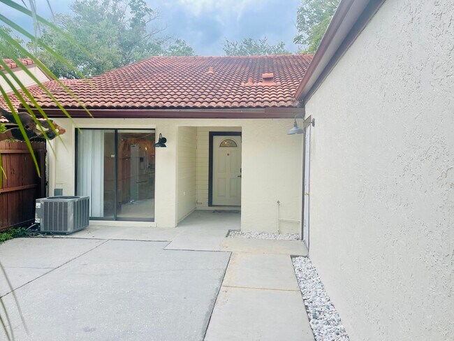 Building Photo - 624 Warrenton Rd