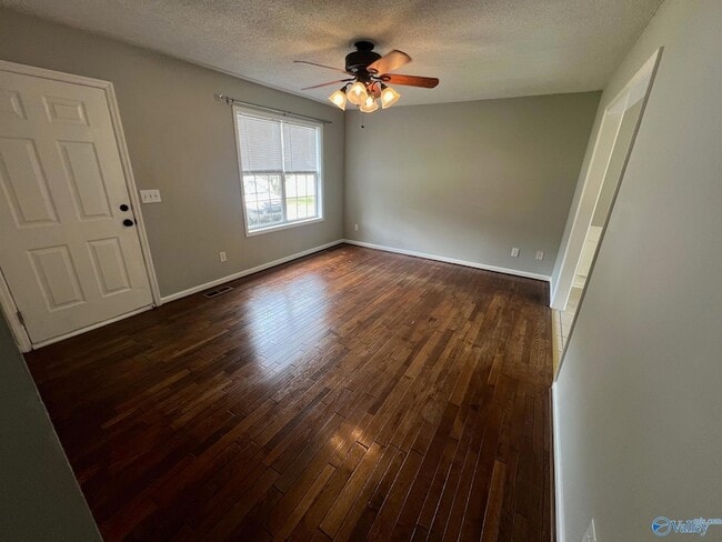 Building Photo - 113 Quiet Ln