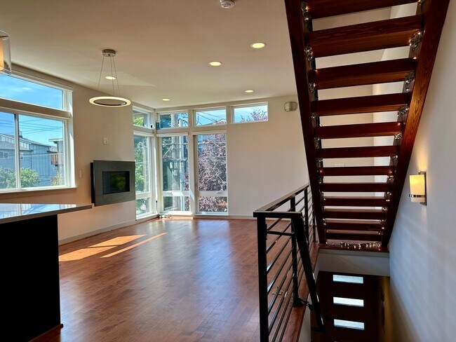 Foto del edificio - Luxury Green Lake Townhouse