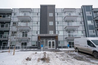 Building Photo - 40 Carrington Plz NW