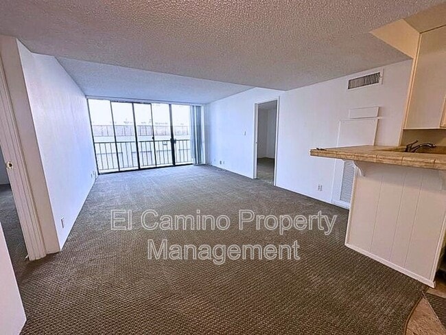 Building Photo - 1750 E Ocean Blvd