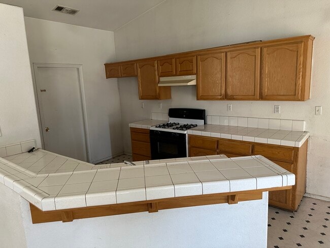 Building Photo - 953 Himalaya Ln