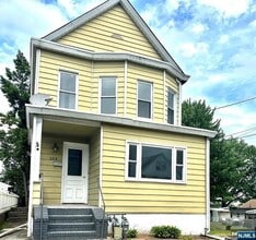 Building Photo - 224 Pierre Ave