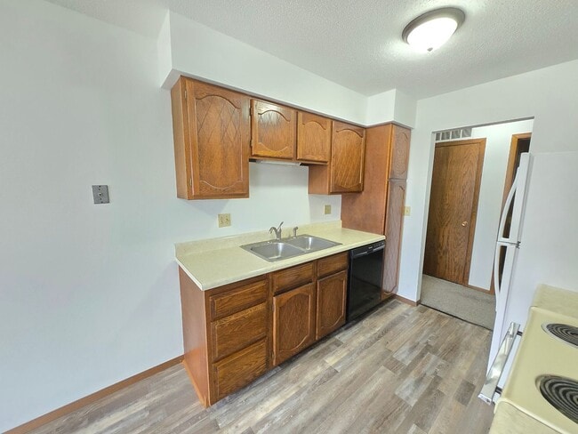 Building Photo - Cathy Ave Apartments