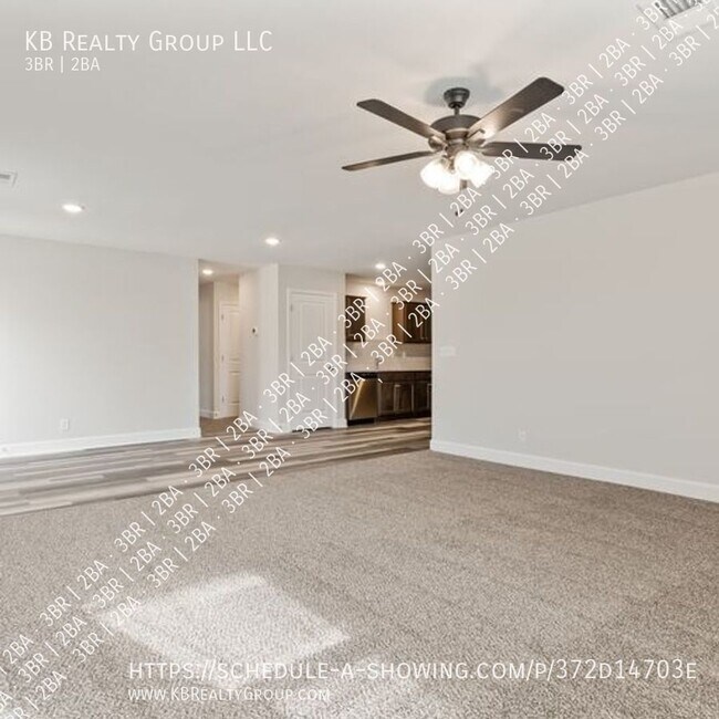 Building Photo - Newer 3 Bed Single Level Duplex in Blue Sp...