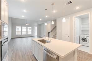 Foto del edificio - 8482 Int'l Fls Dr