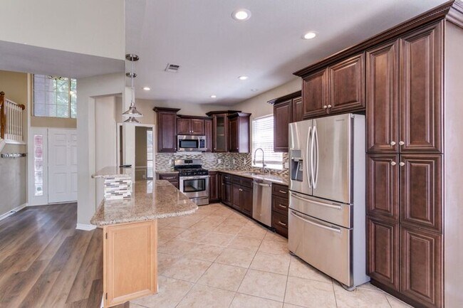 Building Photo - 2119 Dover Dr