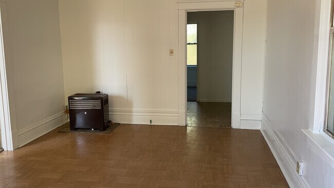 Building Photo - 470 7th St