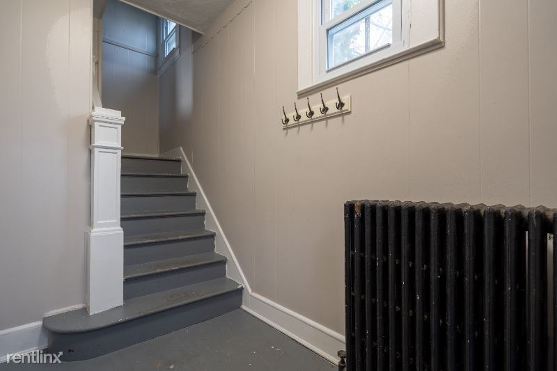 Primary Photo - 2411 Hamilton Ave