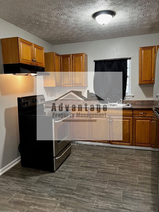 Foto del edificio - 5895 Jonesboro Rd