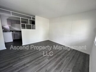 Building Photo - 1206 Sholar Ave