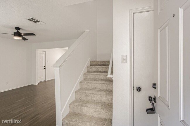 Foto del edificio - 3 br, 2.5 bath House - 2103 Yucatan Plaza ...