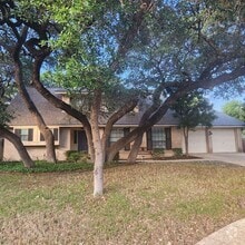 Building Photo - 2910 Bee Cave St