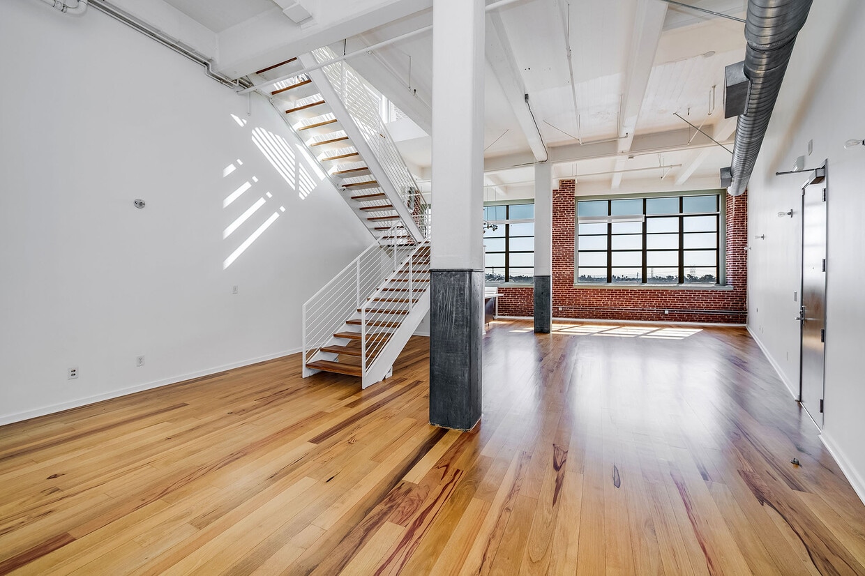 Foto principal - 1850 E Industrial St