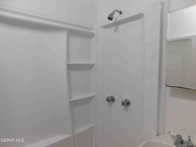 Foto del edificio - 14936 Karen Kay Dr