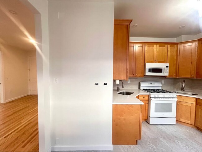 Foto del edificio - 537 E 5th St