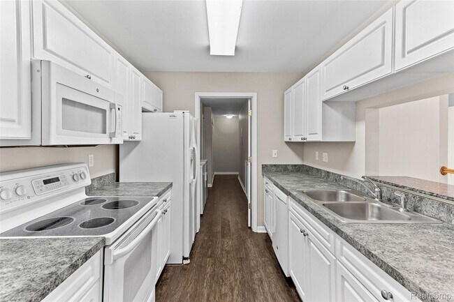 Foto del edificio - 3553 Oakmonte Blvd