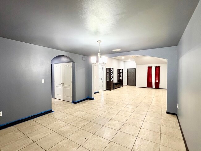 Building Photo - 5537 Lago Del Valle Dr
