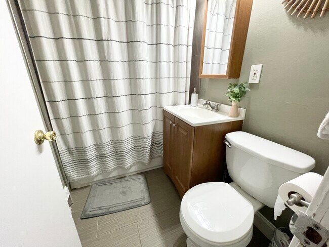 Foto del edificio - 378 E 8th St