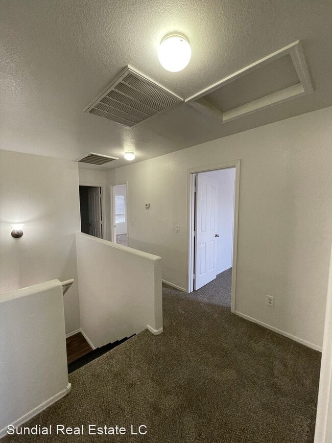 Building Photo - 4 br, 2.5 bath House - 5908 W Jones Ave